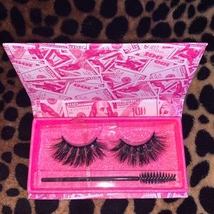 Mink lashes
